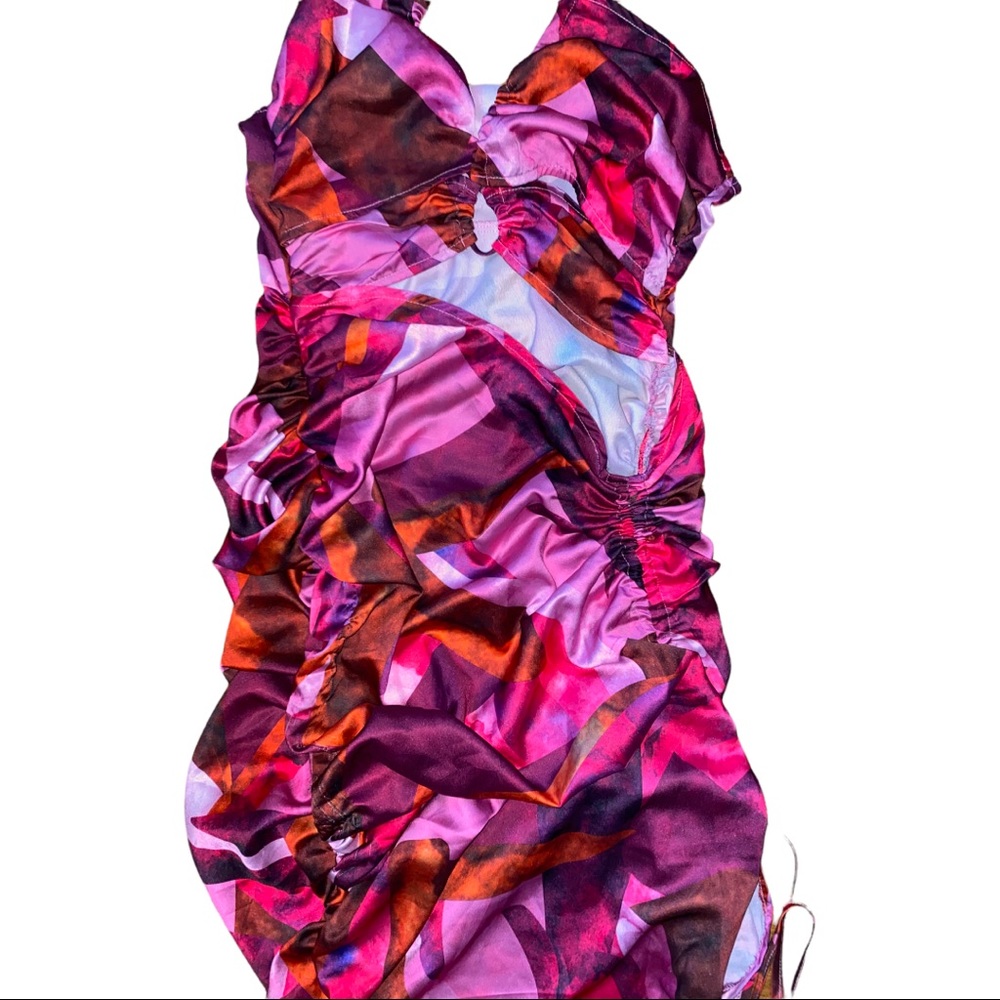 PrettyLittleThing Pink Asymmetrical Ruched Bodycon Dress - Picture 4 of 4